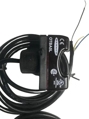 OTBA5L Serie OTB: Botón táctil de acción momentánea con contacto de seguridad negro; Entrada: 120 V CA; Carcasa superior: Policarbonato; Salida: Relé E/M (SPDT); Cable integral de 2 m (6,5 pies) 32167