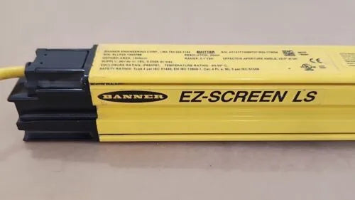 SLLP23-770P88 EZ-SCREEN LS, par; Resolución: 23 mm; Alcance: 12 m (40 pies); Área definida: 770 mm (30,3 pulg.); Carcasa: negra; Conector flexible M12 de 8 pines y 300 mm; 2 OSSD, EDM, salida de falla; 89696