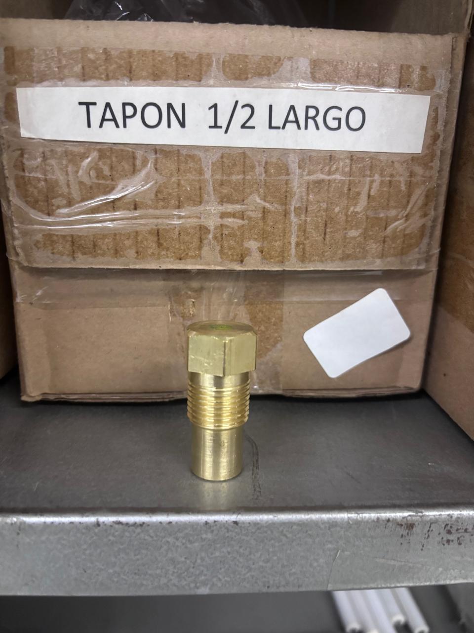 Tapón largo de 1/2 con cabeza hexagonal, rosca exterior y cuerpo alargado