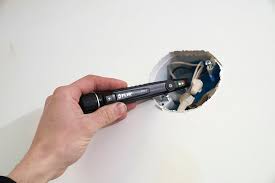 VP50-2 DETECTOR DE VOLTAJE SIN CONTACTO CAT IV CON TRIPLE ALARMA Y LINTERNA
